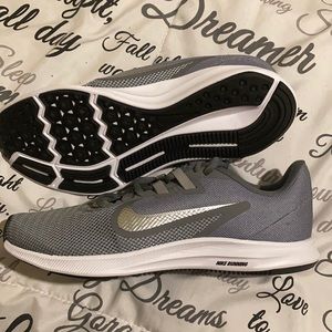 Women’s Nike size 9 Running shoes